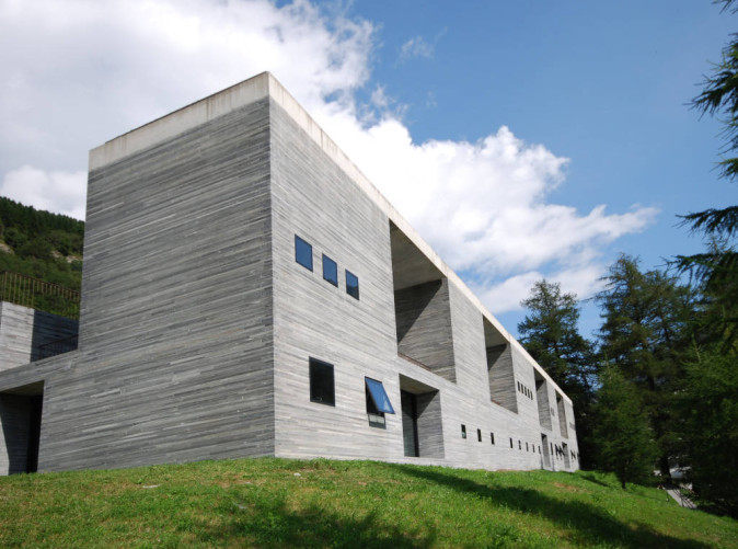0020_Therme_Vals_facade,_Vals,_Graubünden,_Switzerland_-_20090809_Micha L. Rieser